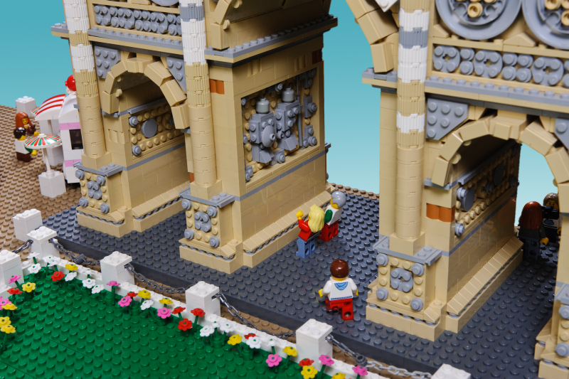 Illustration for article titled Massive 200,000-Piece Roman Colosseum Is the Most Impressive Lego Architecture Model I've Ever Seen